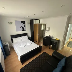  Privatunterkunft 3 Luxury En-suite Bedrooms Großbritannien